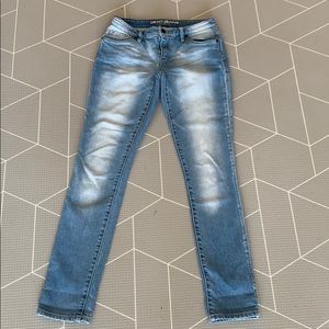 2 DKNY jeans